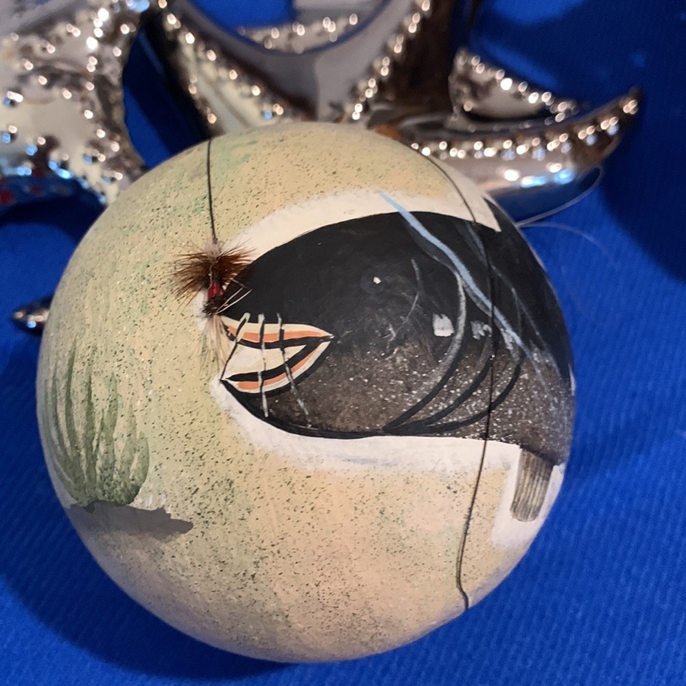 Five (5) Handmade paper mache, hand painted fish from Alaska with tiny flies. - Picture 5 of 12